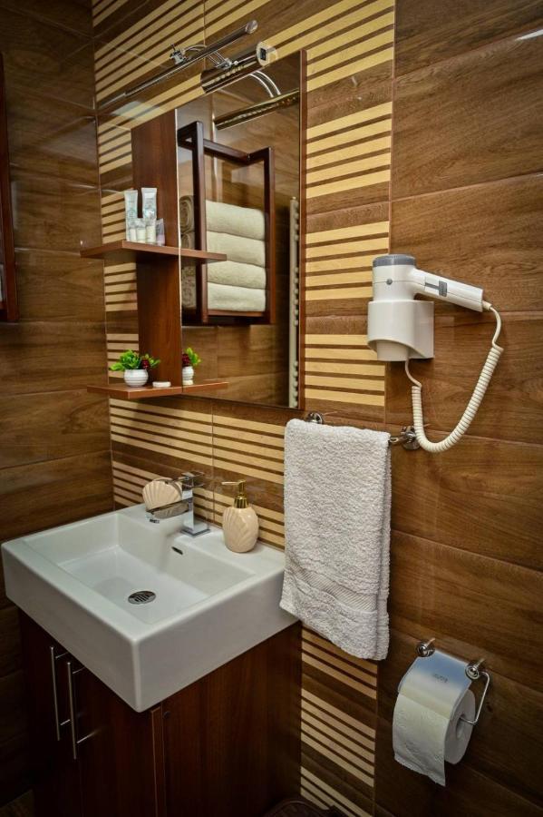 Studio Apartmani Emili Apartman Br 2 بييلينا المظهر الخارجي الصورة